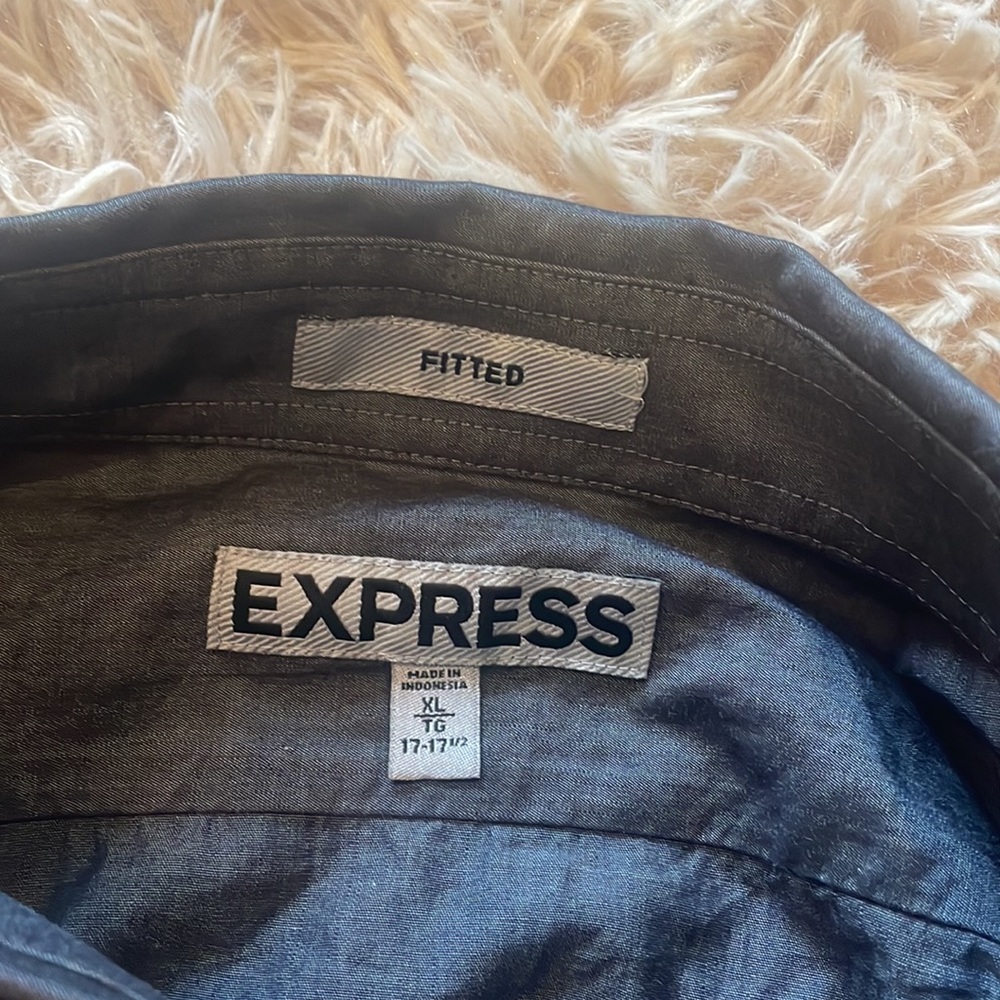 Men’s Express button up! - Picture 3 of 3